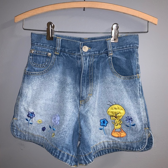 Vintage looney tune tweety girls Jean shorts size 8 - Picture 1 of 7